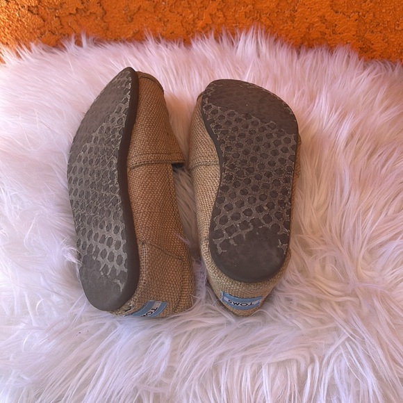 Tom’s Classics Natural Burlap size 7.5 in good condition - Picture 4 of 4